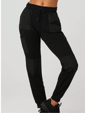 Alo Yoga Baggy Cargo Joggers Sweatpants with Satin Patches